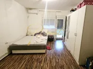 Prodaja, trosoban stan, 76m², Borča 1, Borča Sve Podlokacije - image 7