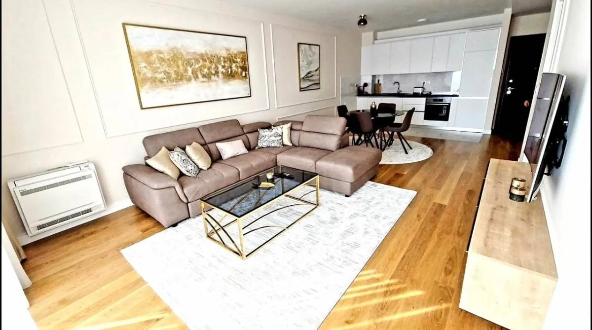 Izdavanje, jednosoban stan, 50m², Kod Capital Plaze, Podgorica