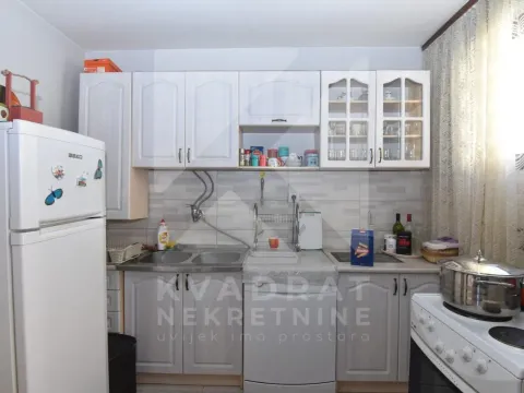 Prodaja, kuća, 260m², Stari Aerodrom, Podgorica - image 7