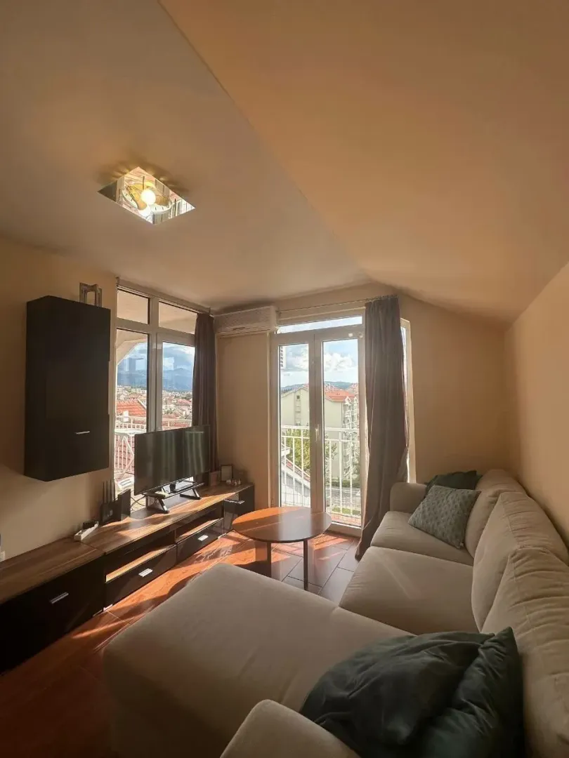 Rent, one bedroom apartment, 50m², Centar, Tivat