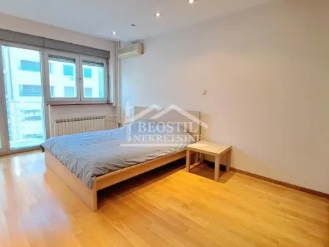 Rent, four bedroom apartment, 156m², Vračar Sve Podlokacije, Beograd - image 4