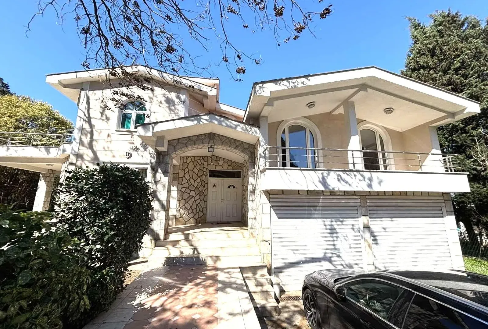 Rent, house, 300m², Zagorič, Podgorica