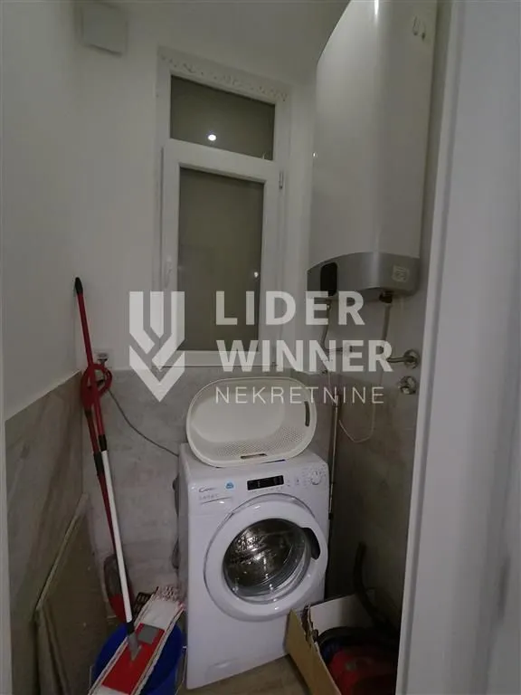 Izdavanje, trosoban stan, 62m², Stari Grad, Beograd