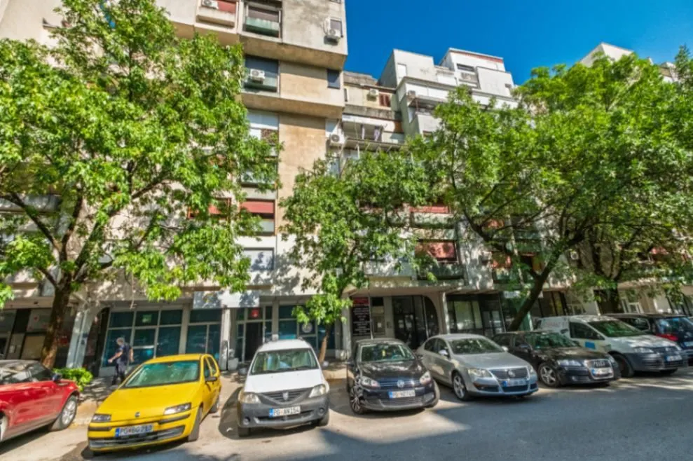 Prodaja,  poslovni prostor, 327m2, Blok 5, Podgorica