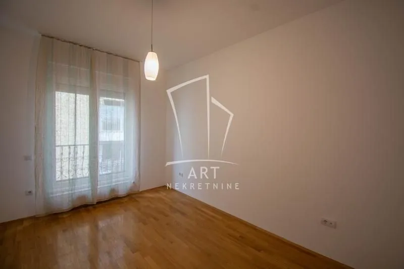 Izdavanje, trosoban stan, 94m², Vračar Hram, Vračar Sve Podlokacije