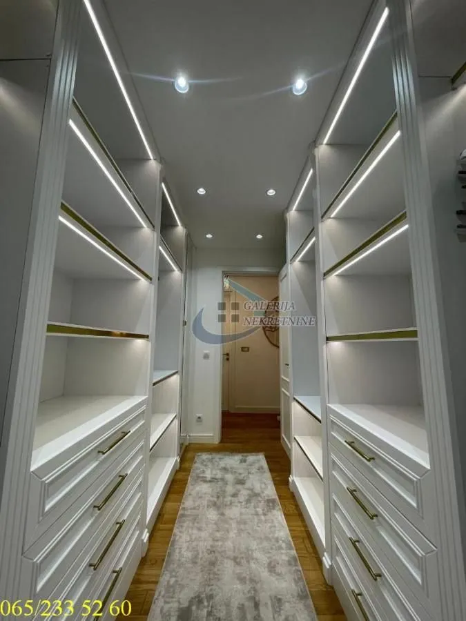 Prodaja, četvorosoban stan, 175m², Savski Venac, Beograd