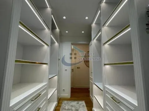 Sale, four bedroom apartment, 175m², Savski Venac, Beograd - image 13