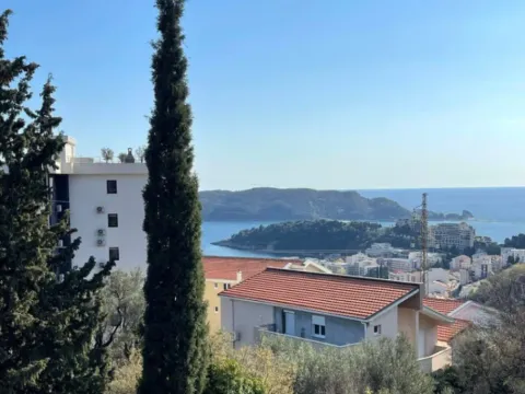 Sale, one bedroom apartment, 55m², Bečići, Budva - image 1