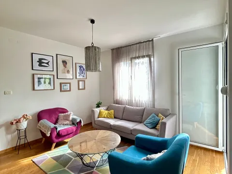 Izdavanje, dvosoban stan, 60m², Blok 6, Podgorica - image 3