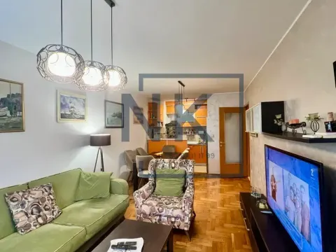 Prodaja, dvosoban stan, 70m², Stari Aerodrom, Podgorica - image 1