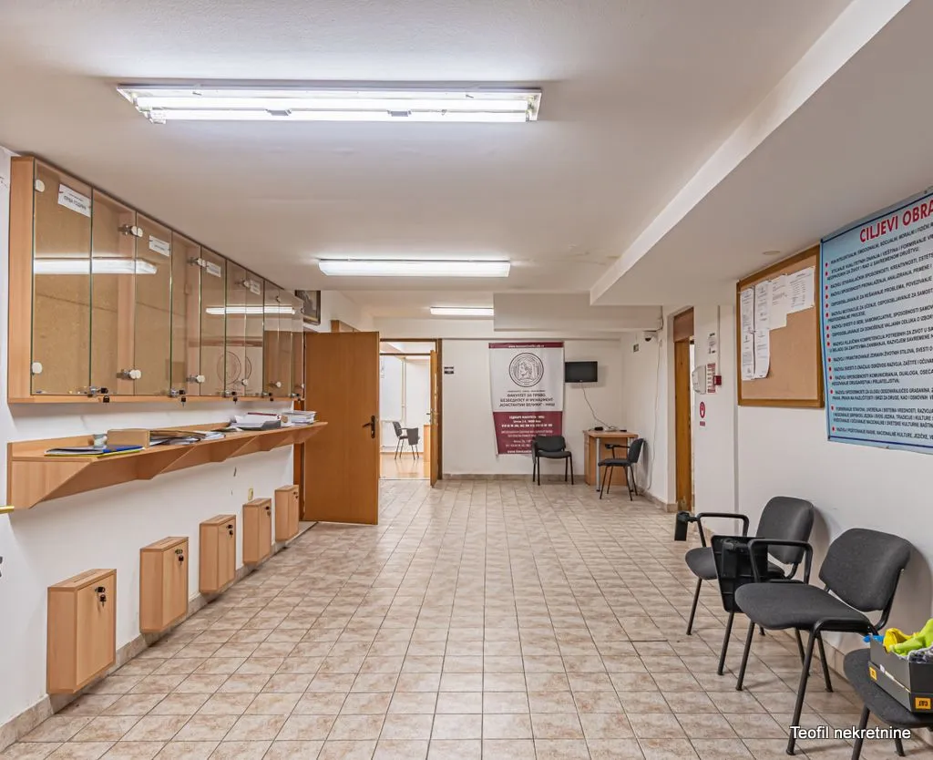 Sale, office space, 535m², Čukarica, Beograd