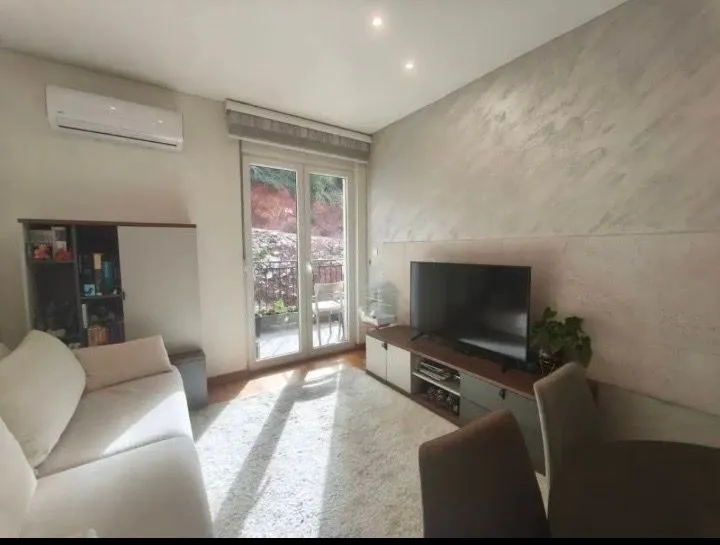Prodaja, jednosoban stan, 37m², Podmaine, Budva
