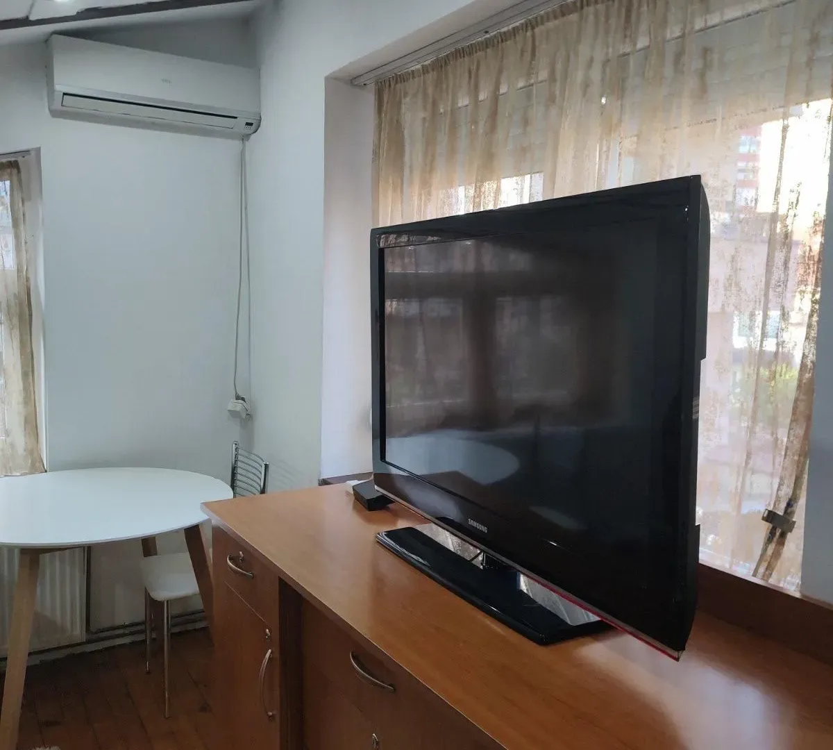 Izdavanje, jednosoban stan, 43m², Centar, Niš