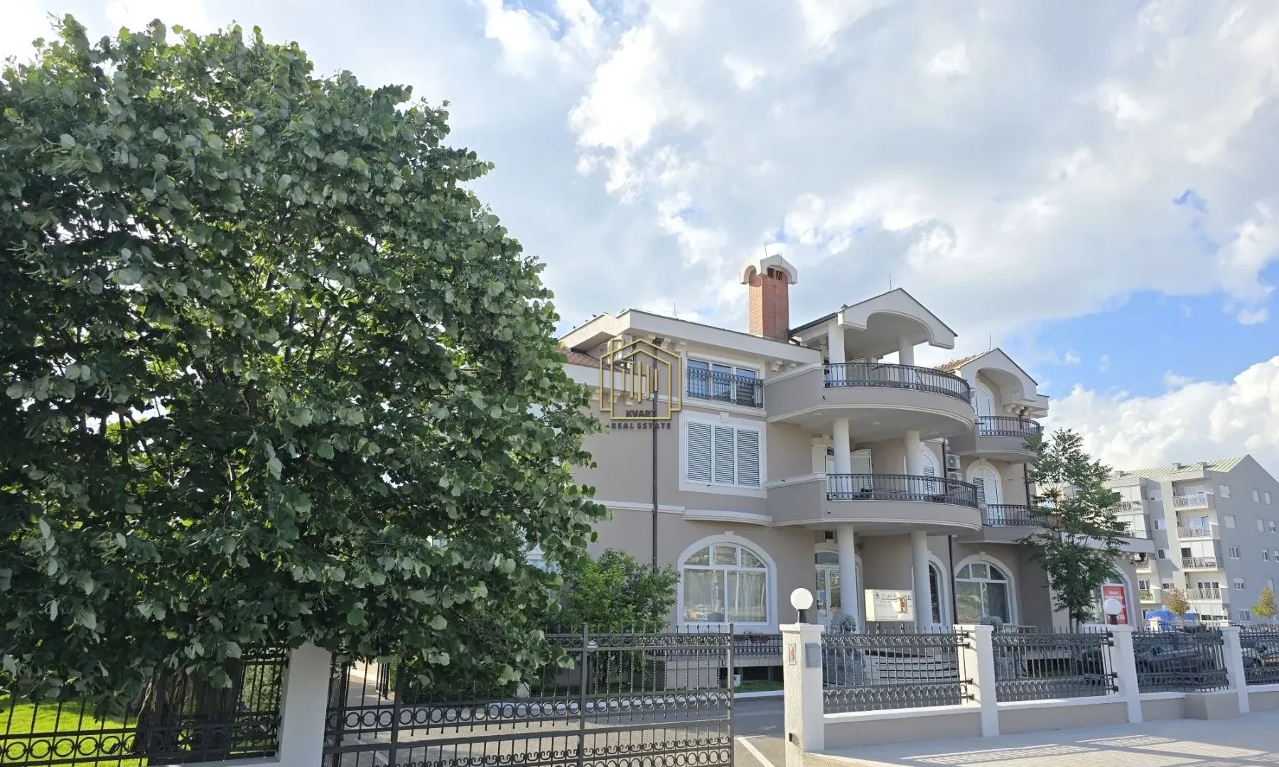 Rent, office space, 500m², Stari Aerodrom, Podgorica