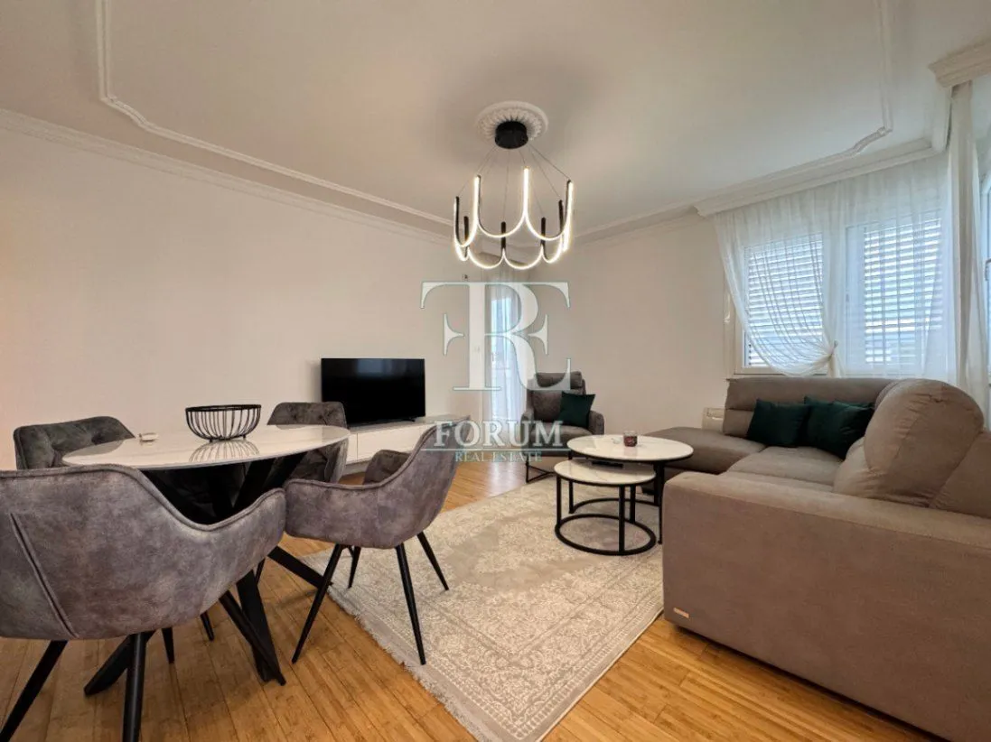 Izdavanje, trosoban stan, 85m², Krivi Most, Podgorica