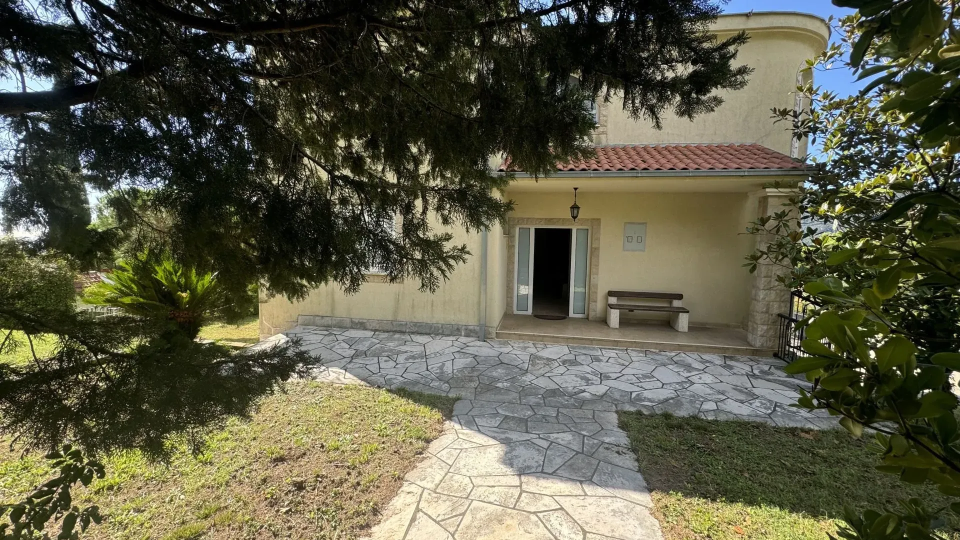 Prodaja, kuća, 307m², Mojdež, Herceg Novi