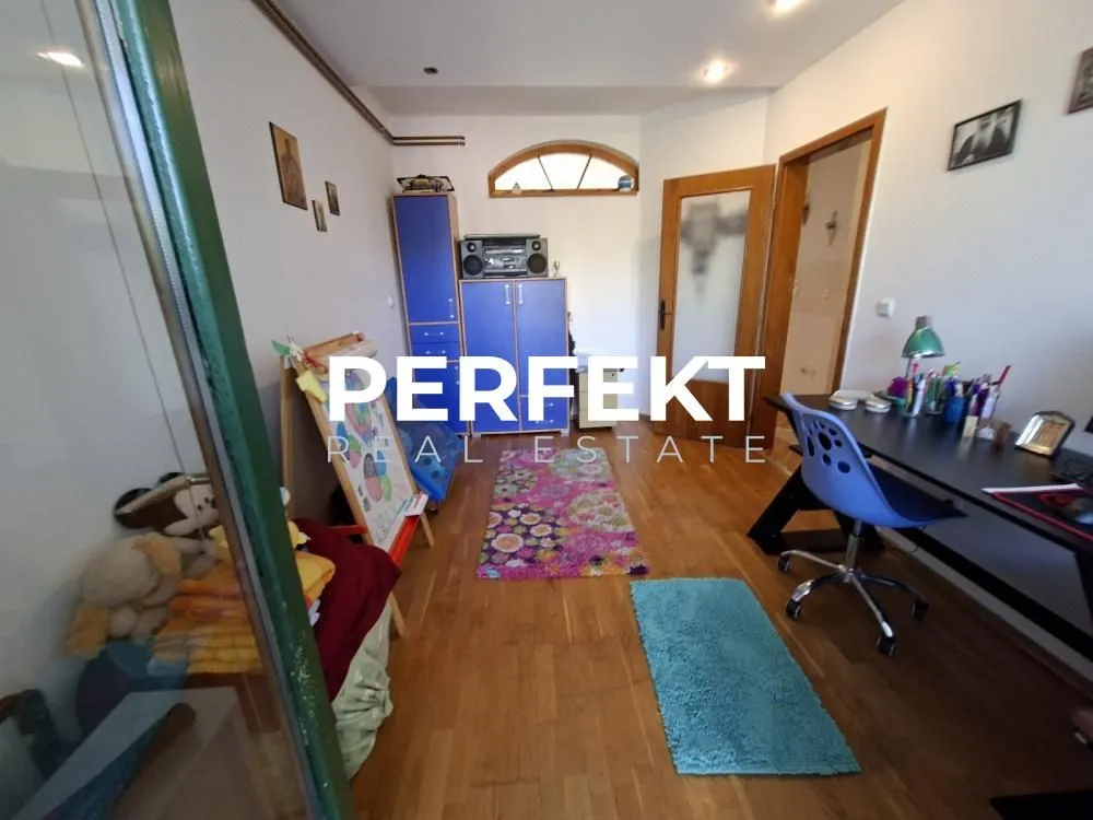 Prodaja, trosoban stan, 81m², Centar, Pančevo