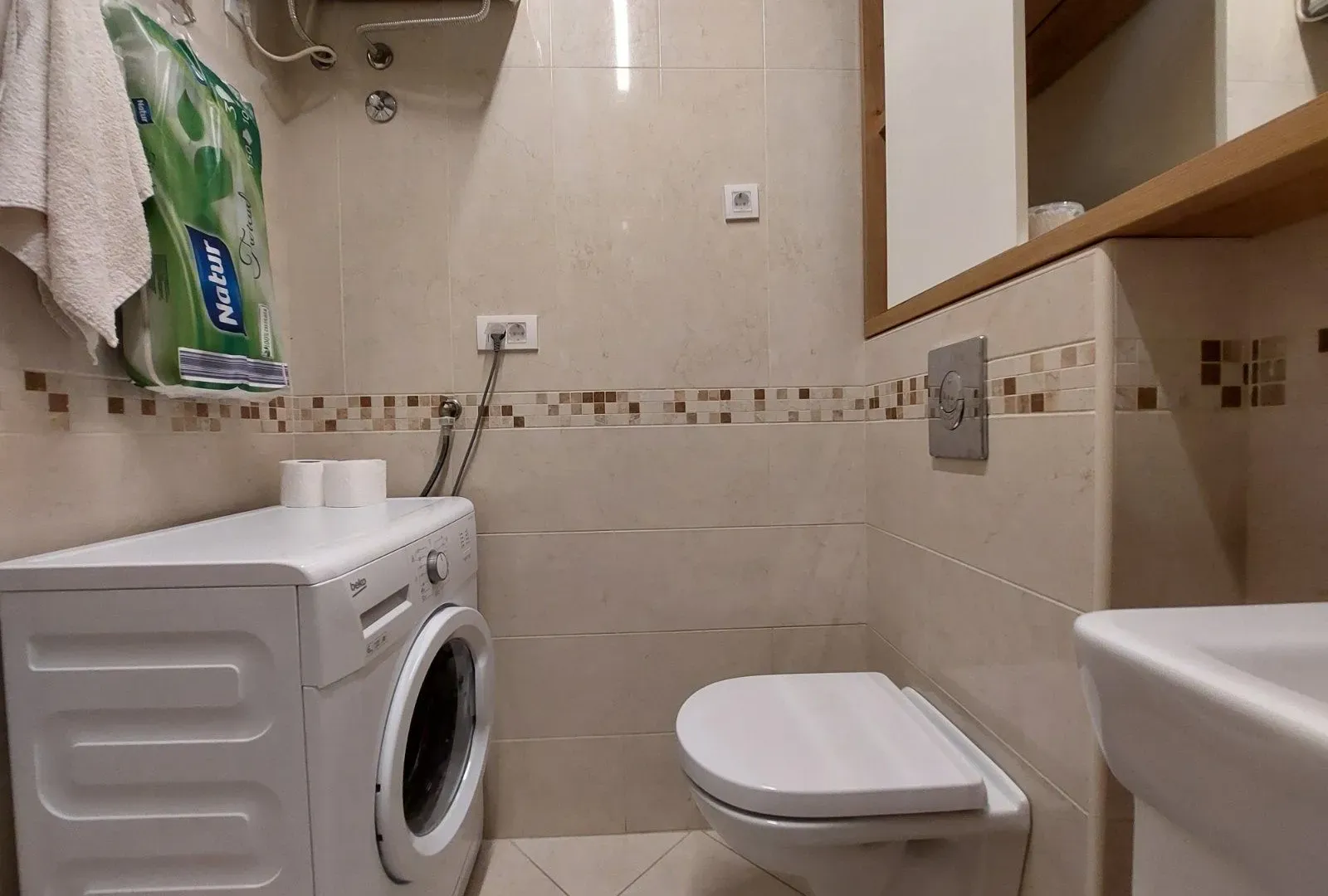 Rent, one bedroom apartment, 57m², Dobrota, Kotor