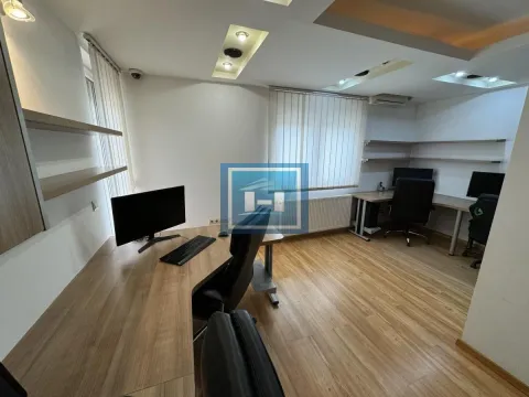 Rent, office space, 46m², Centar, Jagodina - image 11