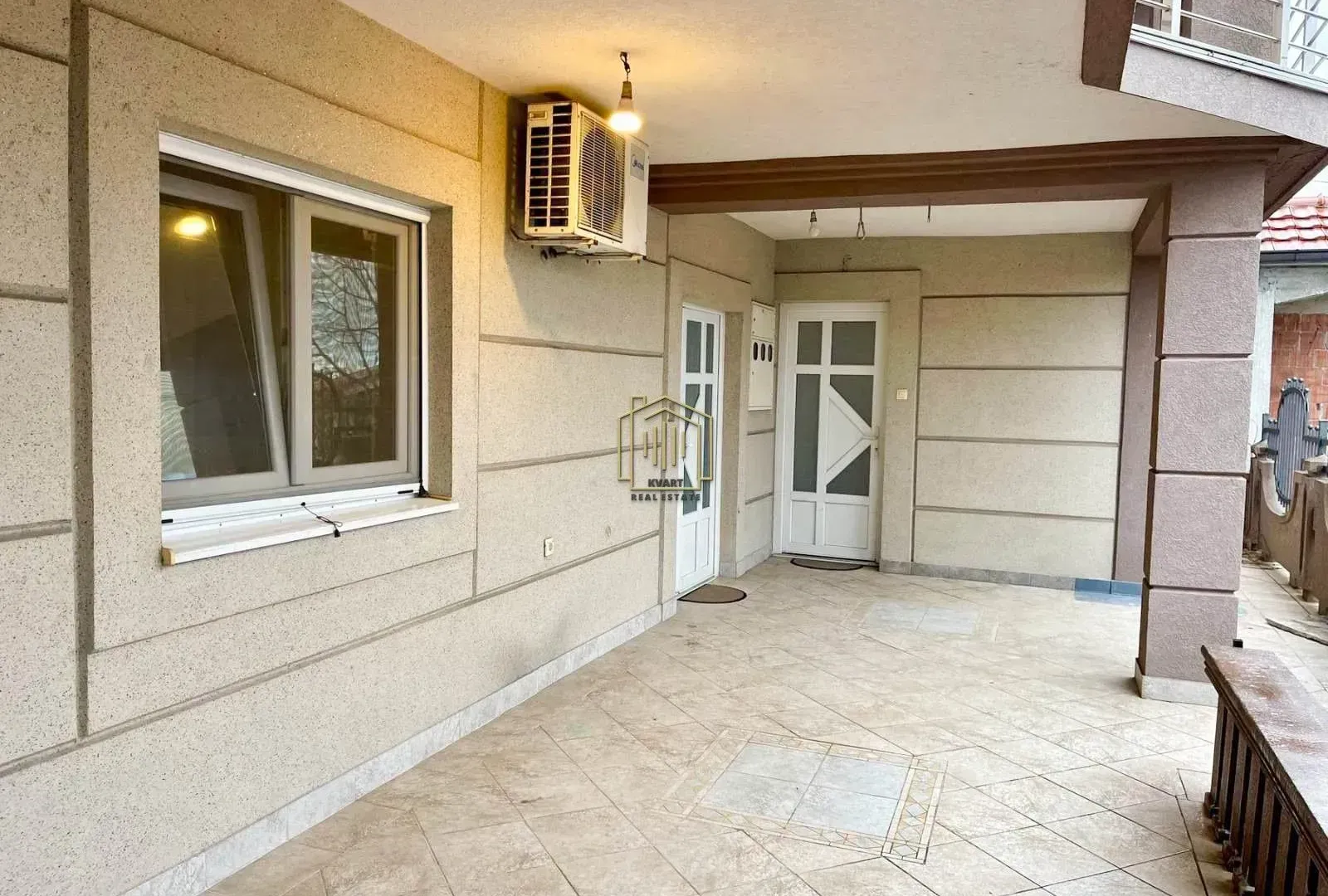 Izdavanje, dvosoban stan, 80m², Zelenika, Podgorica