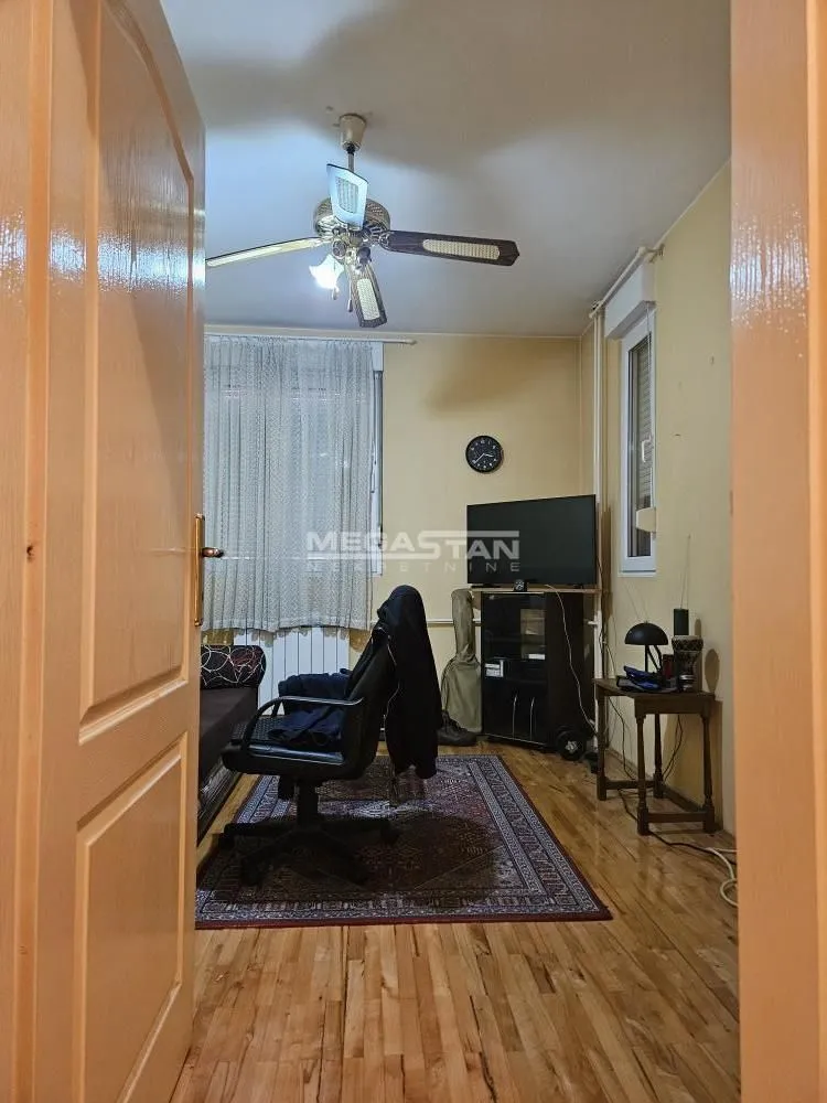 Sale, three bedroom apartment, 69m², Karaburma, Palilula Sve Podlokacije