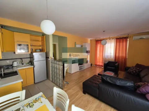 Izdavanje, trosoban stan, 73m², Centar, Jagodina - image 5