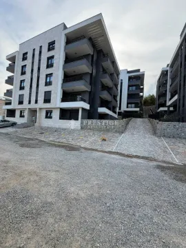 Izdavanje, dvosoban stan, 70m², Gorica C, Podgorica - image 18