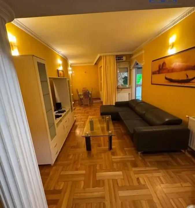 Izdavanje, dvosoban stan, 64m², Centar, Novi Sad