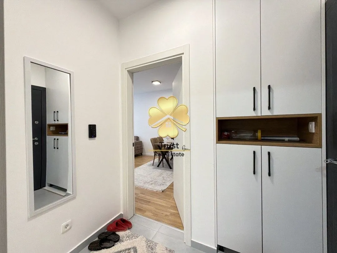 Izdavanje, dvosoban stan, 70m², Stari Aerodrom, Podgorica