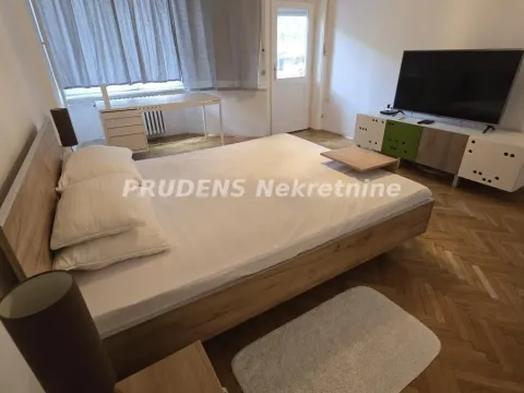 Rent, two bedroom apartment, 72m², Savski Venac, Beograd - image 6