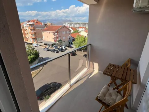 Izdavanje, jednosoban stan, 47m², Stari Aerodrom, Podgorica - image 14