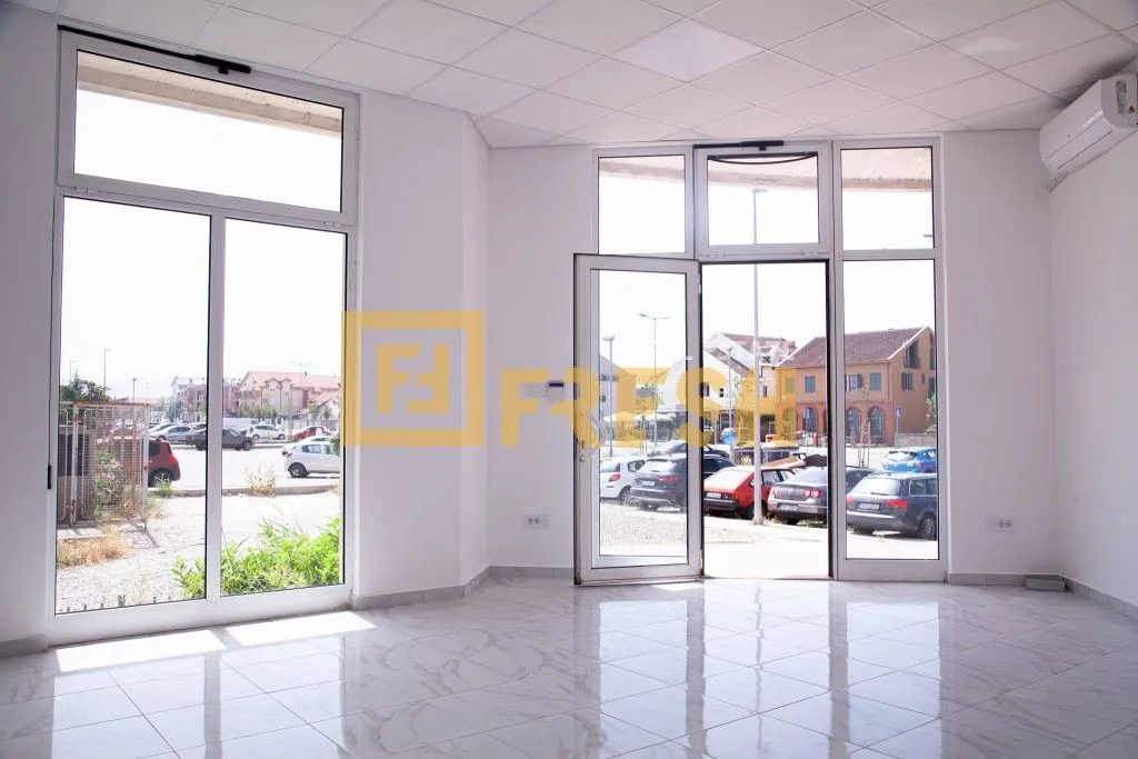 Rent, office space, 84m², Stari Aerodrom, Podgorica
