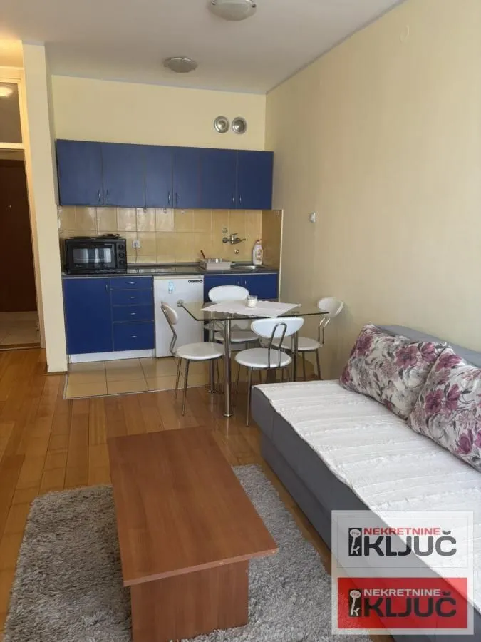 Izdavanje, garsonjera, 31m², Rotkvarija, Novi Sad Sve Podlokacije