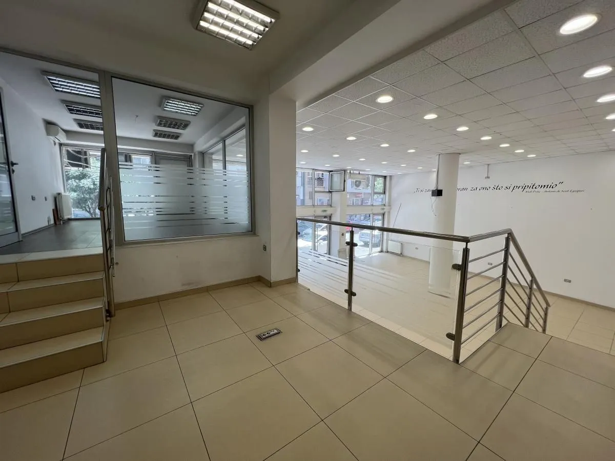 Rent, office space, 198m², Grbavica, Novi Sad Sve Podlokacije