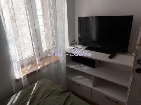 Rent, two bedroom apartment, 45m², Vračar Hram, Vračar Sve Podlokacije - image 9