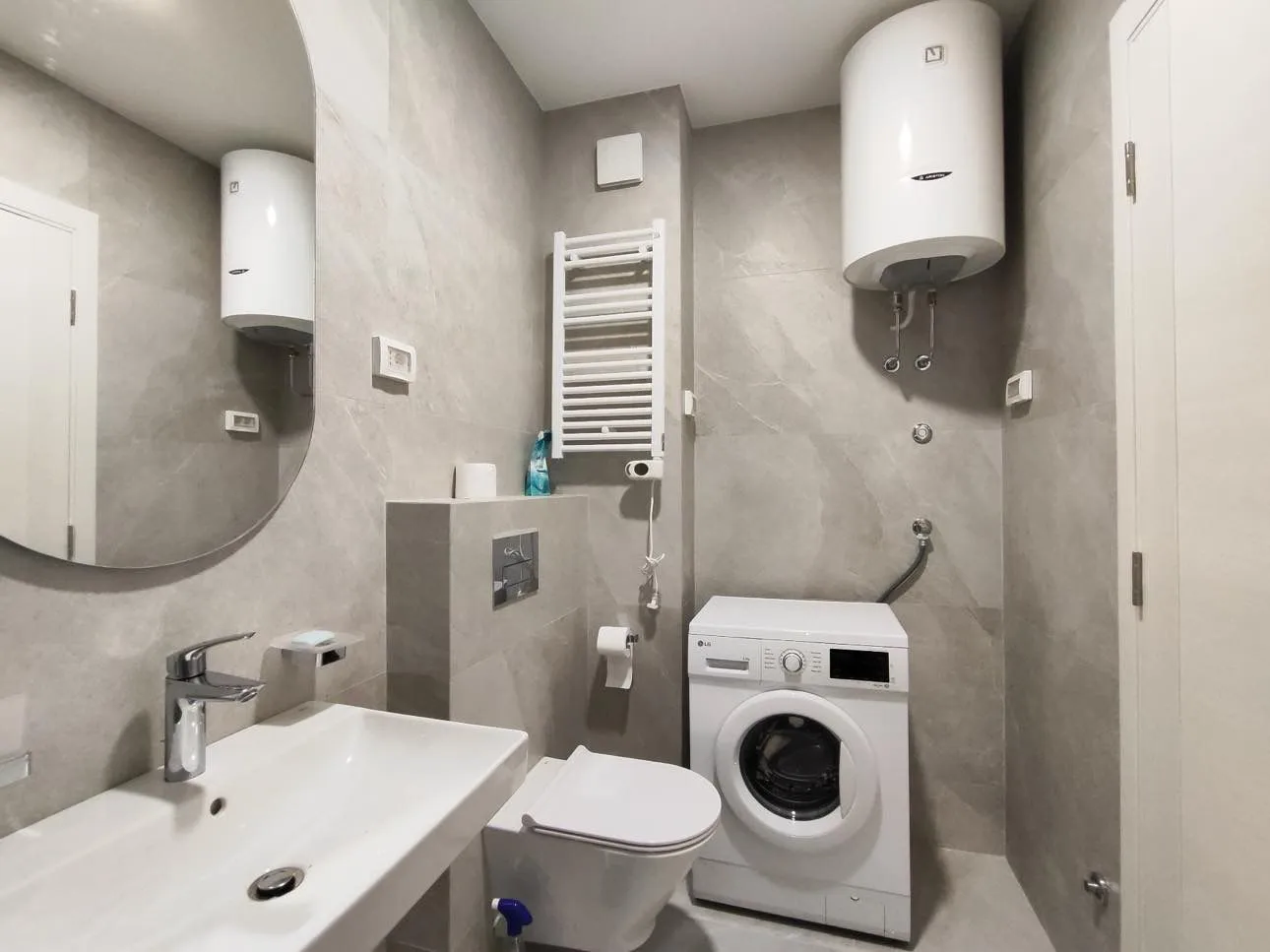 Izdavanje, garsonjera, 33m², Central Point, Podgorica