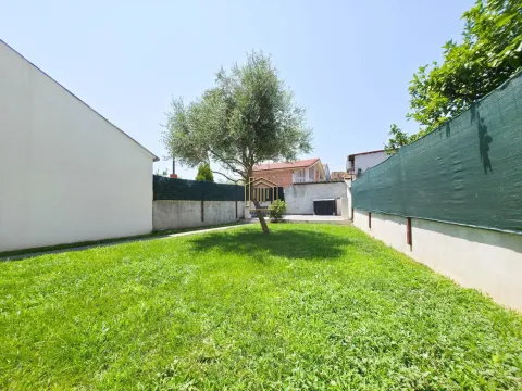 Izdavanje, kuća, 215m², Drac, Podgorica - image 20