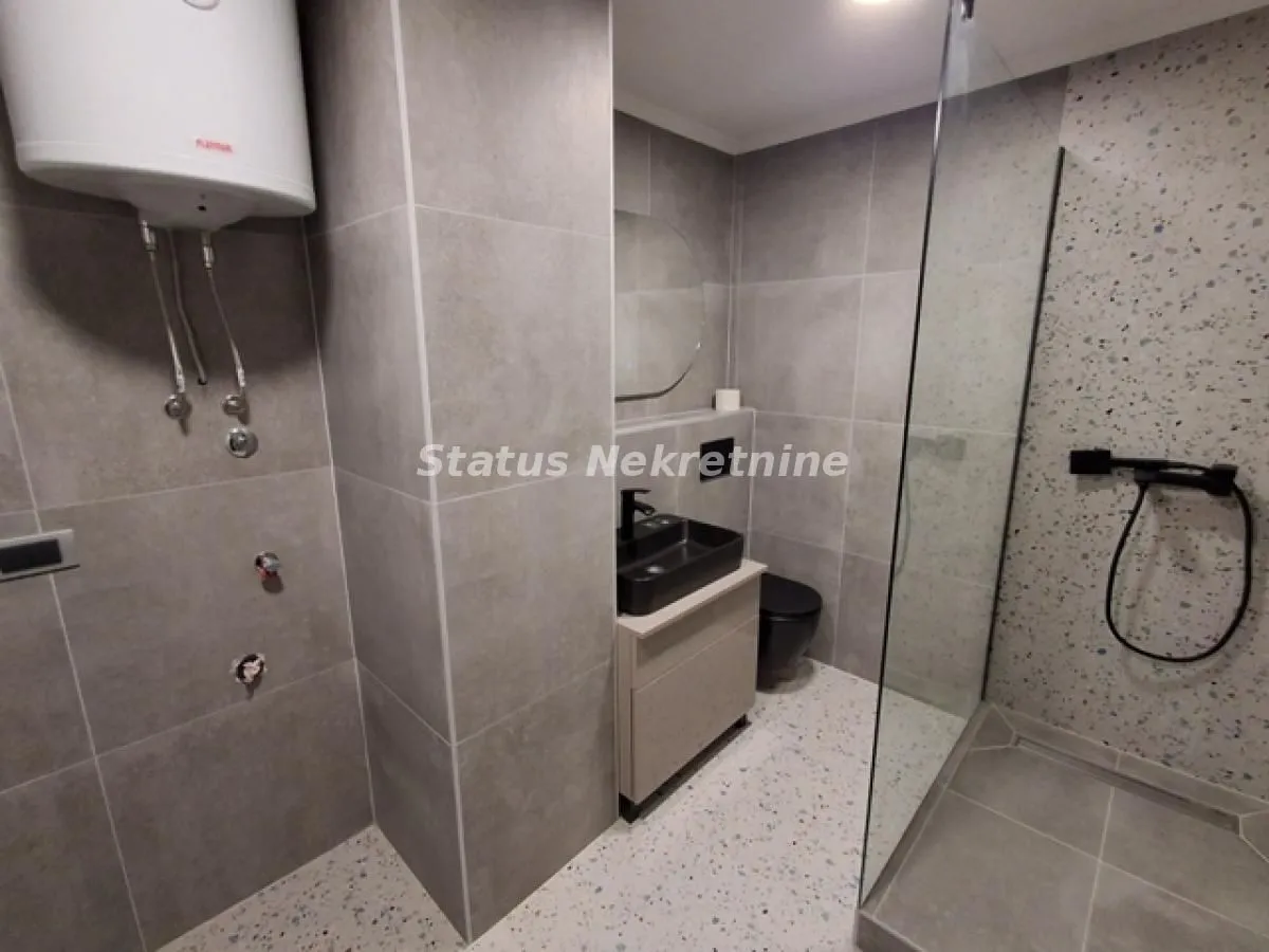 Prodaja, dvosoban stan, 55m², Cara Dušana, Novi Sad Sve Podlokacije