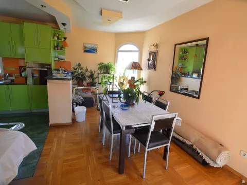 Prodaja, kuća, 180m², Donja Gorica, Podgorica - image 6