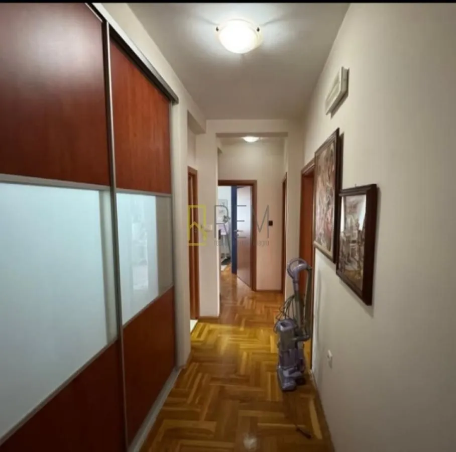 Prodaja, trosoban stan, 109m², Momišići, Podgorica