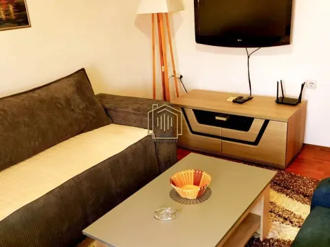 Izdavanje, dvosoban stan, 70m², Gornja Gorica, Podgorica - image 2