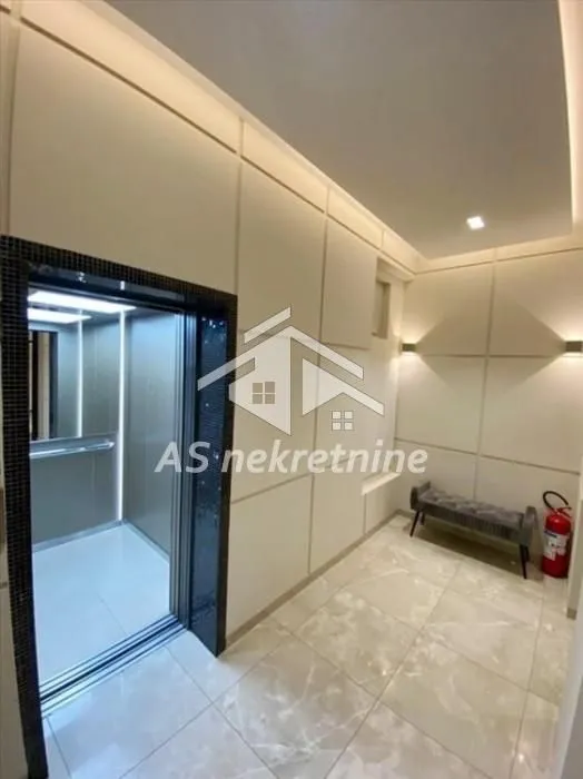 Izdavanje, dvosoban stan, 35m², Vračar Sve Podlokacije, Beograd