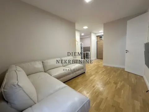 Izdavanje, trosoban stan, 66m², Blok 9, Podgorica - image 7