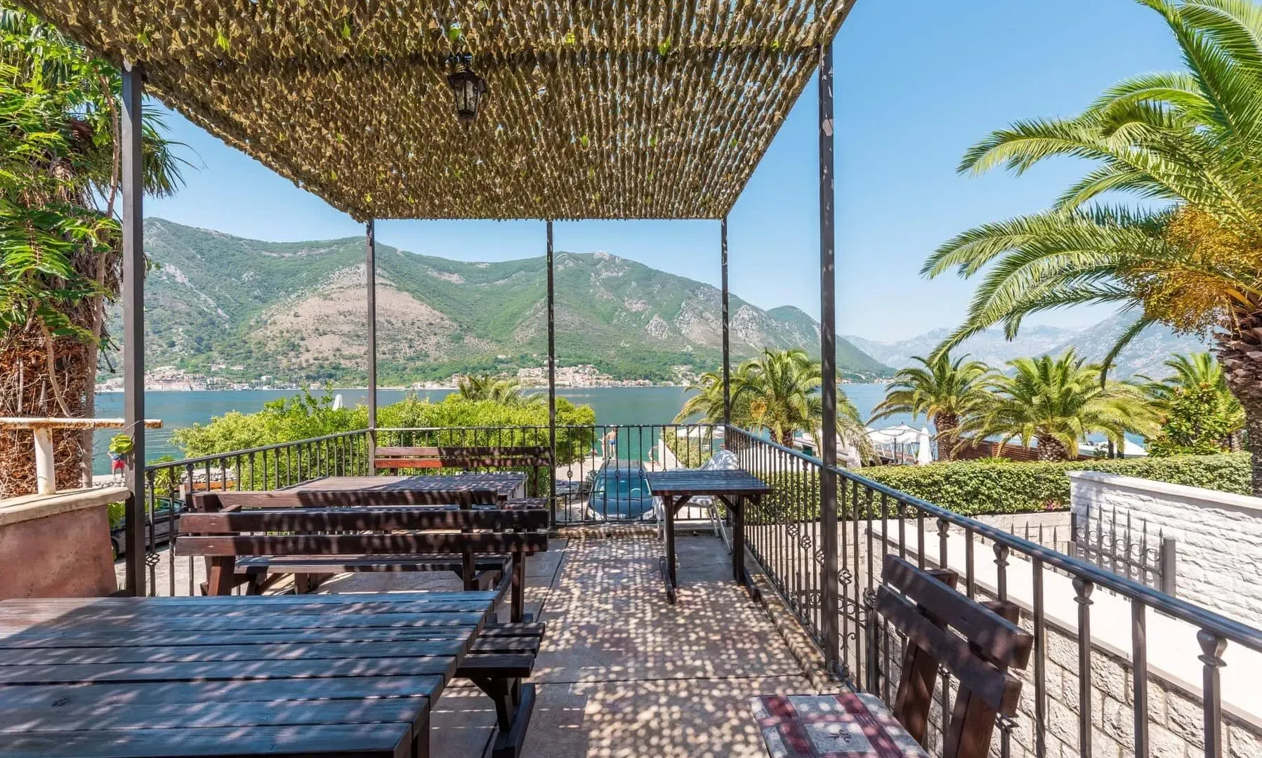 Sale, house, 400m², Dobrota, Kotor