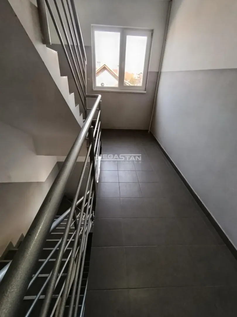 Prodaja, dvosoban stan, 48m², Borča 1, Borča Sve Podlokacije