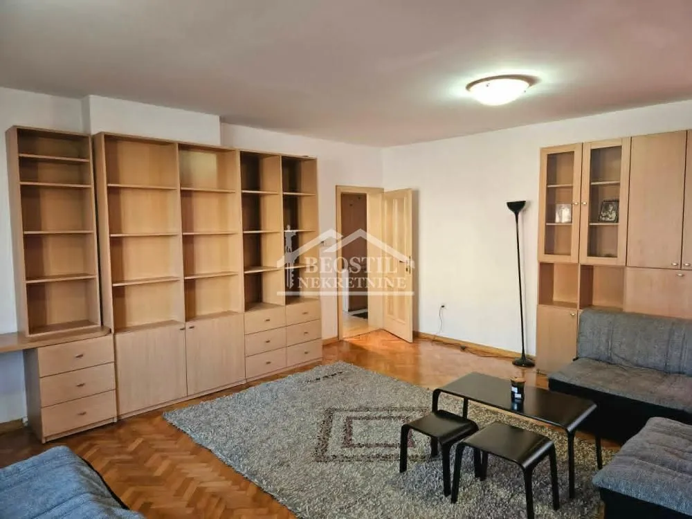 Prodaja, trosoban stan, 71m², Karaburma, Palilula Sve Podlokacije