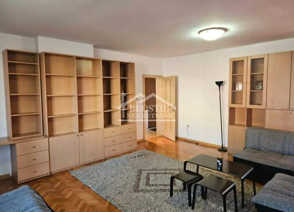 Prodaja, trosoban stan, 71m², Karaburma, Palilula Sve Podlokacije