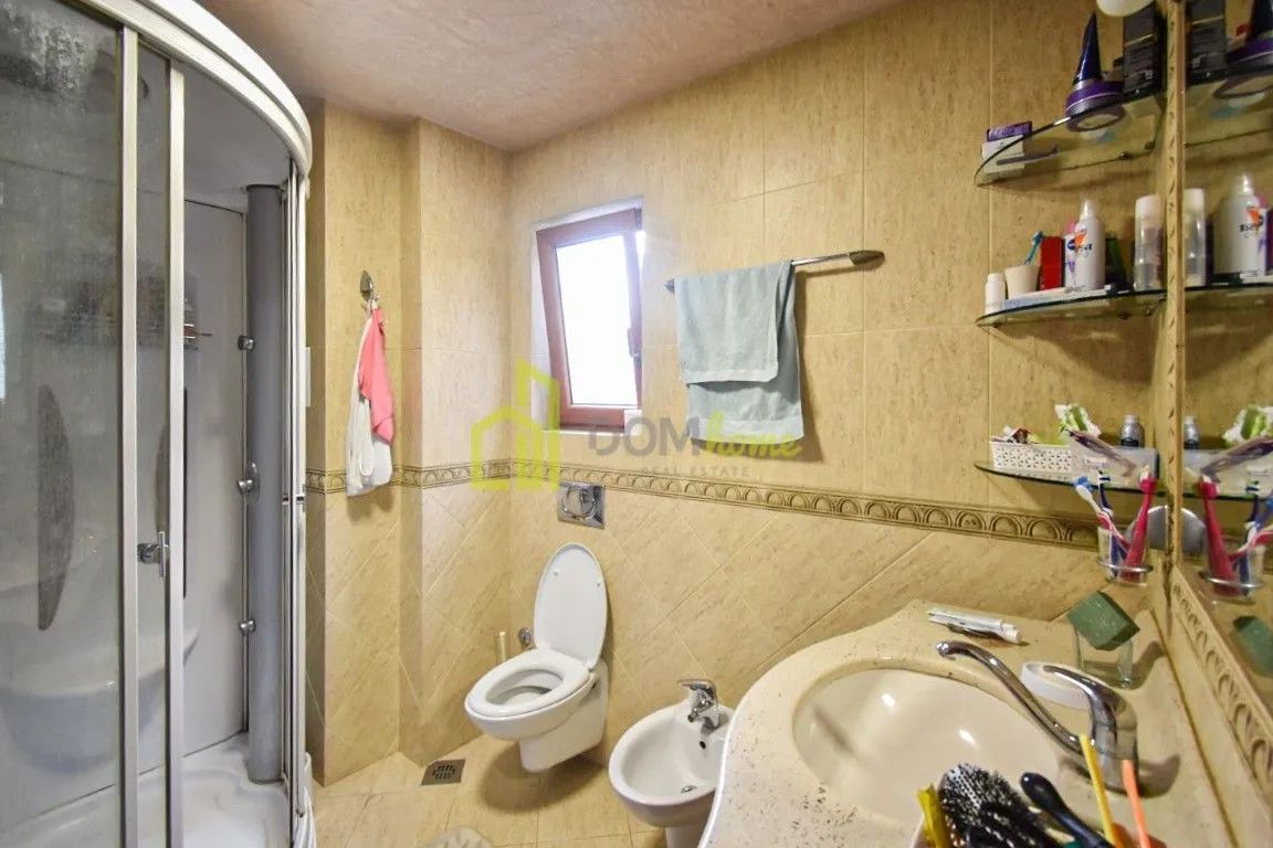 Sale, house, 300m², Zabjelo, Podgorica