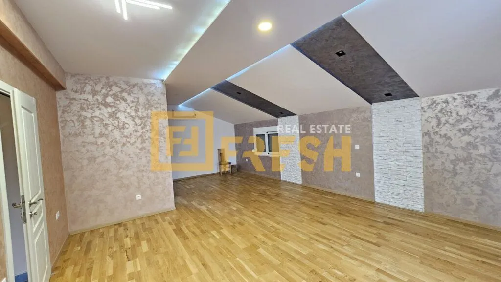 Prodaja, kuća, 216m², Danilovgrad, Crna Gora