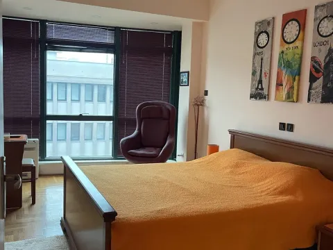 Izdavanje, četvorosoban stan, 76m², Centar, Podgorica - image 7